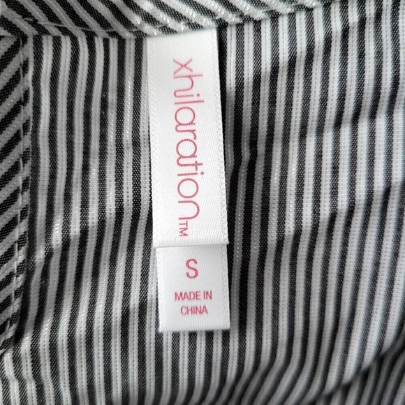 NWOT Xhilaration Long Sleeve Gray White Silver Striped Lace Up Tie Crop Top - Picture 6 of 8